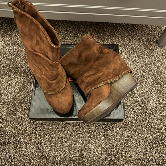Wedge Boots - Picture 1 of 5